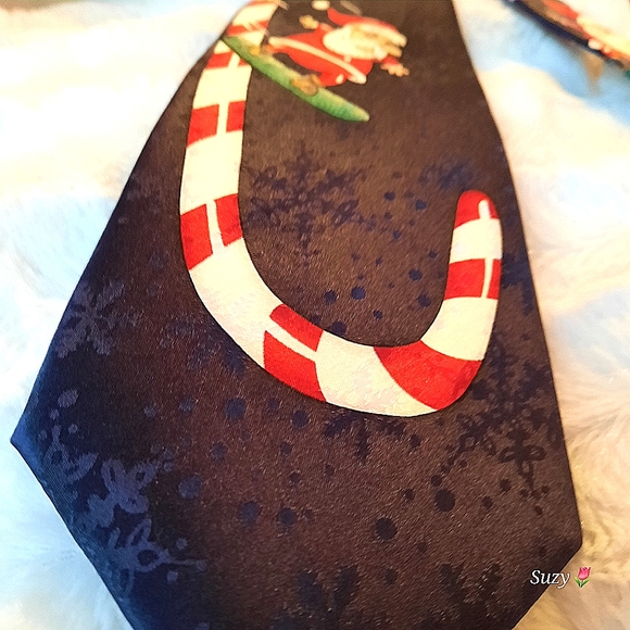 100% Silk Santa Snowboarding Candy Cane Tie - Picture 6 of 9
